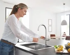 Grohe Blue Home - Miscelatore Connected Per Lavello, Con Sistema Di Filtraggio E Raffreddamento, Supersteel 31455DC1 25 Grohe Blue Home - Miscelatore Connected Per Lavello, Con Sistema Di Filtraggio E Raffreddamento, Supersteel 31455DC1 -Vendite Accessori per Cucina 26415dff08398db3f82b7832